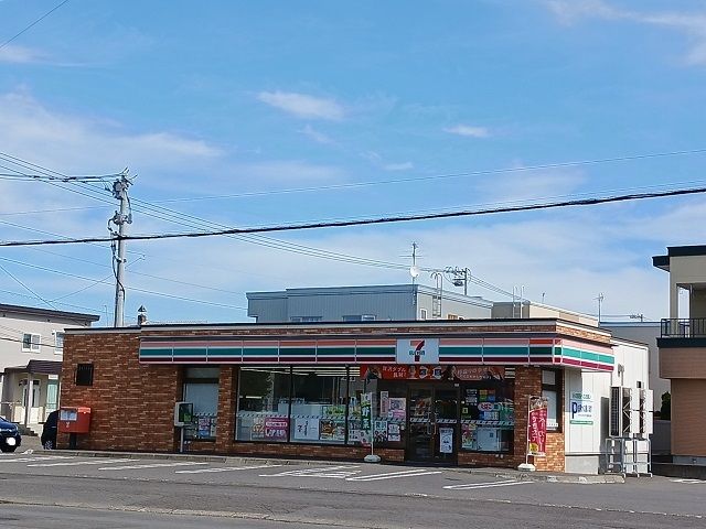 コンビニ　セブンイレブン旭川東光８丁目店（コンビニ）まで55m