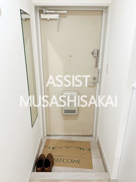 玄関　同仕様別部屋写真