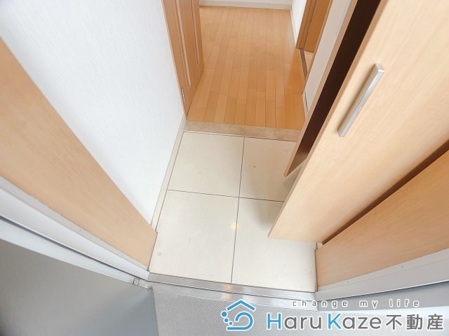 名鉄常滑線 道徳駅 徒歩7分 5階建 築19年の玄関写真