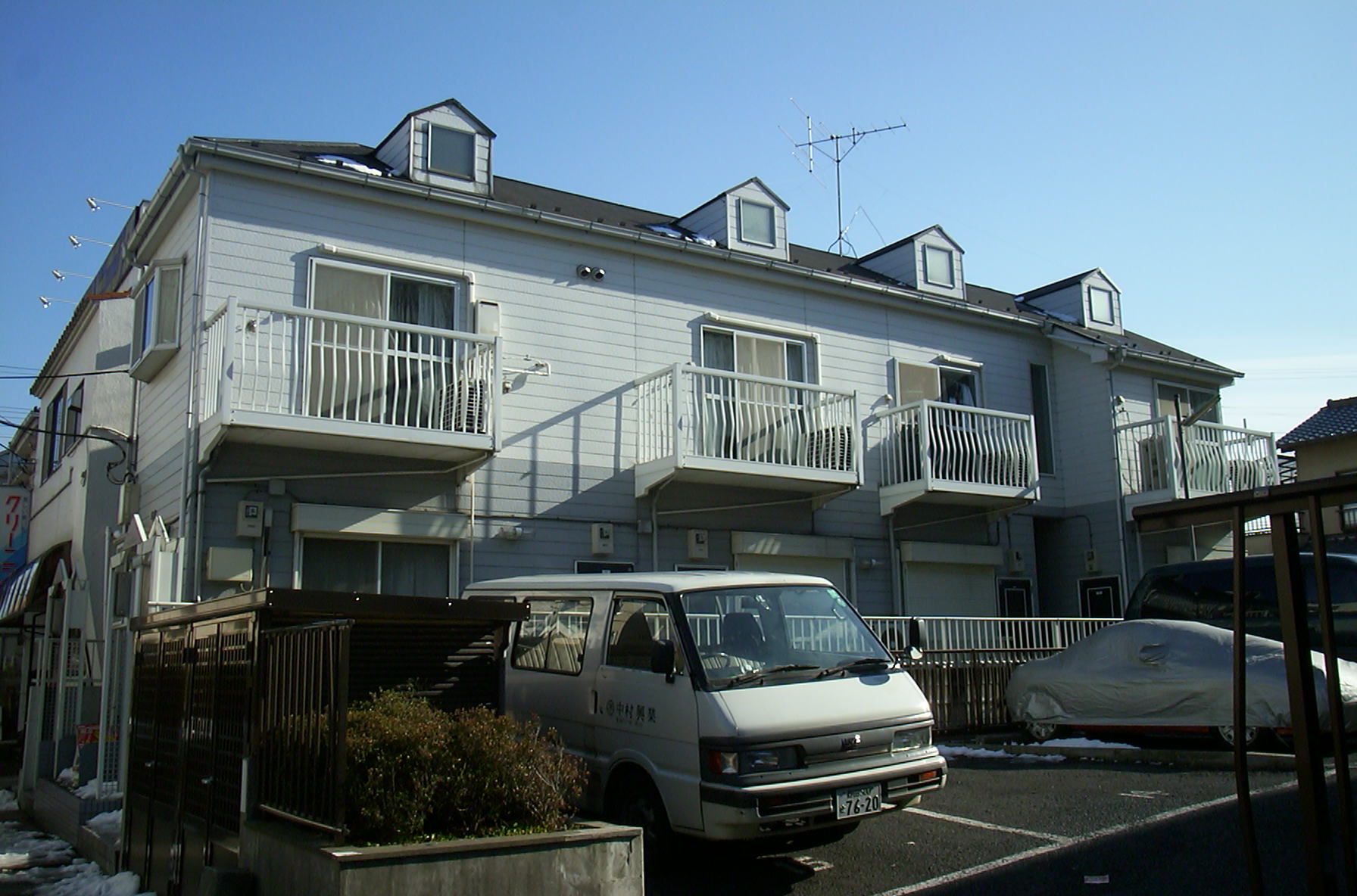 浦安市富士見のアパートの建物外観