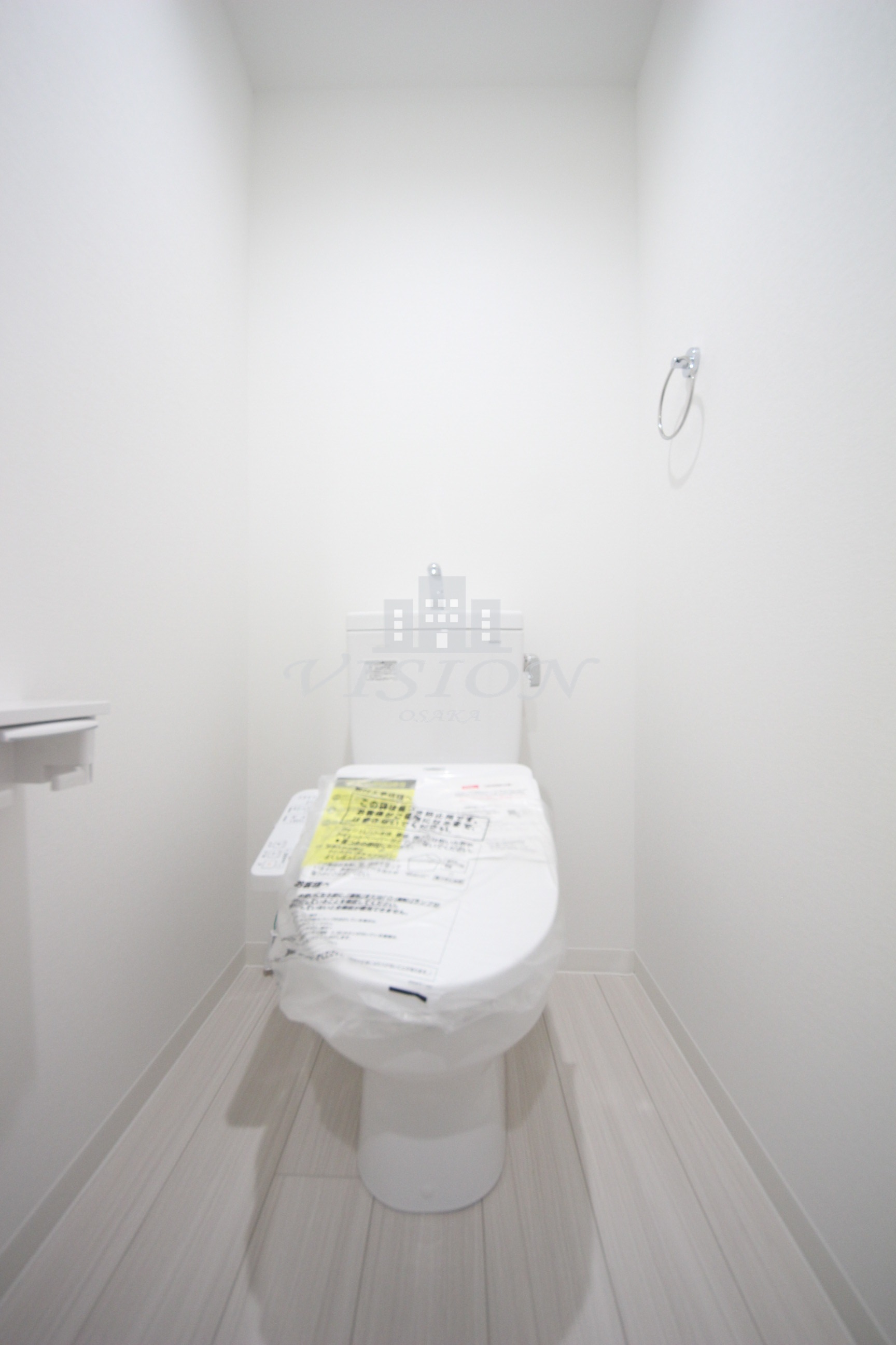 地下鉄御堂筋線 江坂駅 徒歩10分 3階建 築6年のトイレ写真