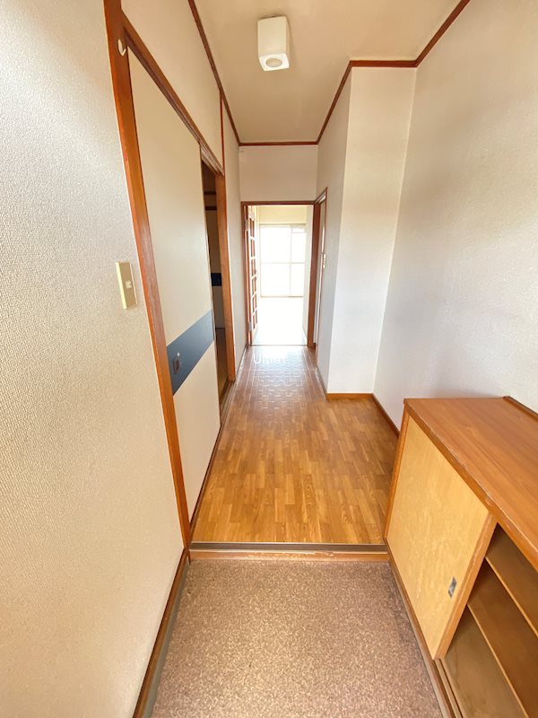 玄関　※別の部屋の写真です。