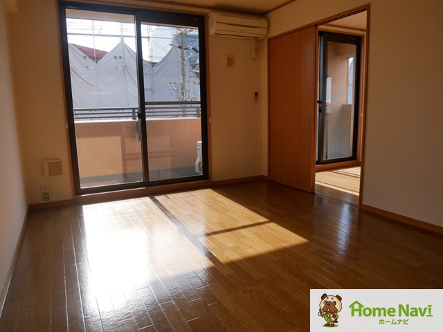 居室・リビング　エアコン付です。