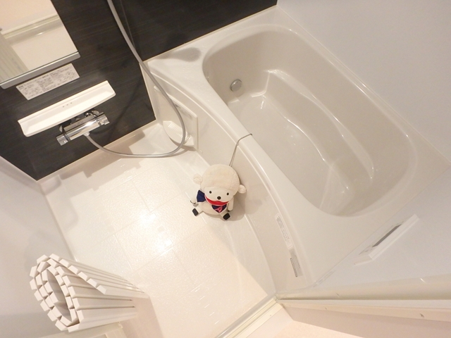 バス・シャワールーム　●追い炊き完備のバスルーム。