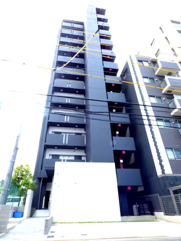 名古屋市千種区清住町のマンションの建物外観
