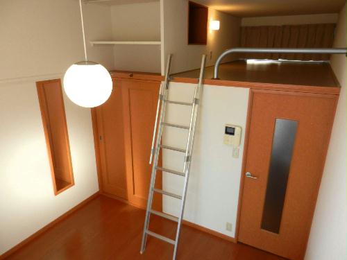 収納　ロフトつきで便利です。