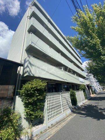 京都市西京区川島滑樋町のマンションの建物外観