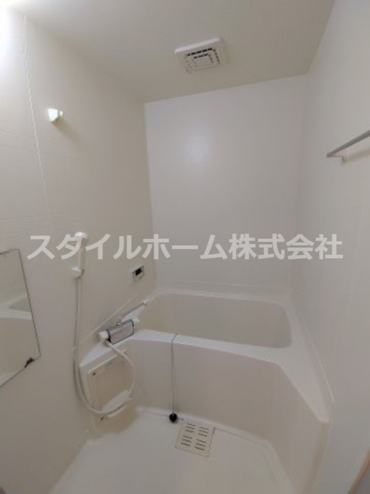 バス・シャワールーム　別部屋写真です。