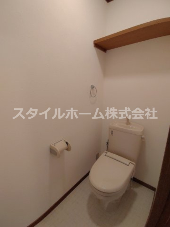 トイレ　別部屋写真です。