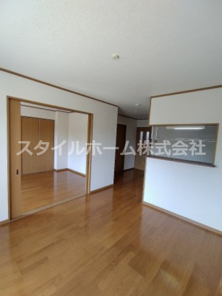 居室・リビング　別部屋写真です。