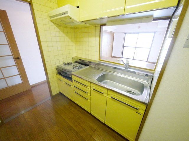 【さいたま市北区東大成町のマンションのキッチン】