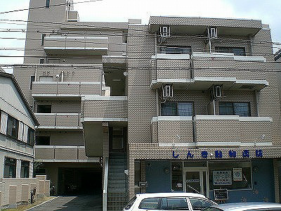 【宇治市羽拍子町のマンションの建物外観】