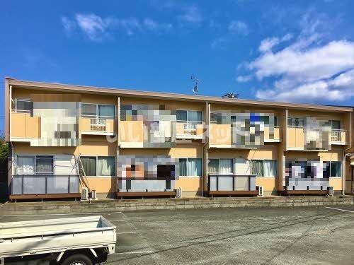 豊川市蔵子のアパートの建物外観