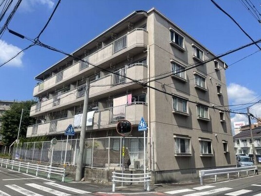 【清須市西枇杷島町旭のマンションの建物外観】