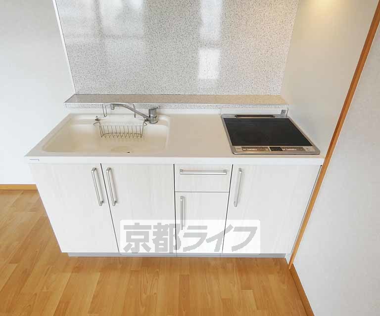 【京都市下京区中堂寺前田町のマンションのキッチン】