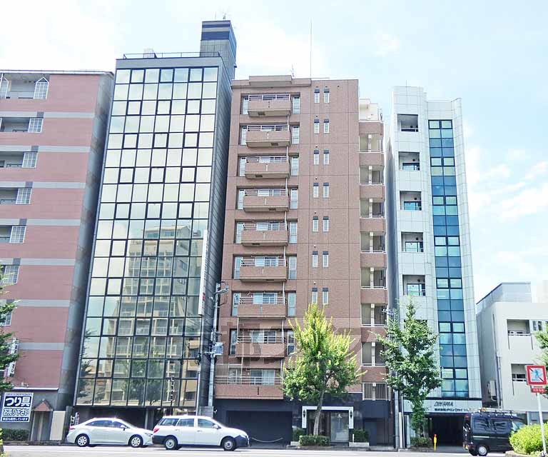 【京都市下京区中堂寺前田町のマンションの建物外観】