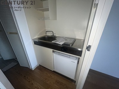 キッチン　ミニ冷蔵庫ありの収納スペースあり