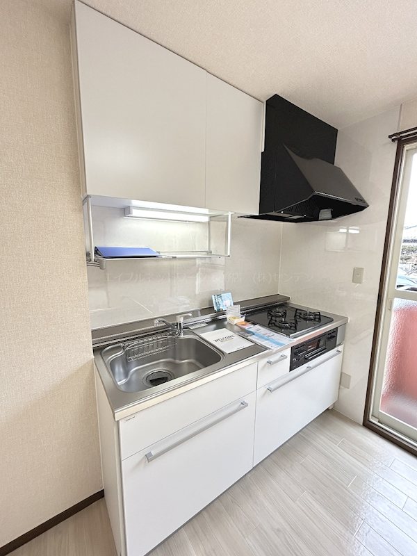 キッチン　写真は102号室です（参考）