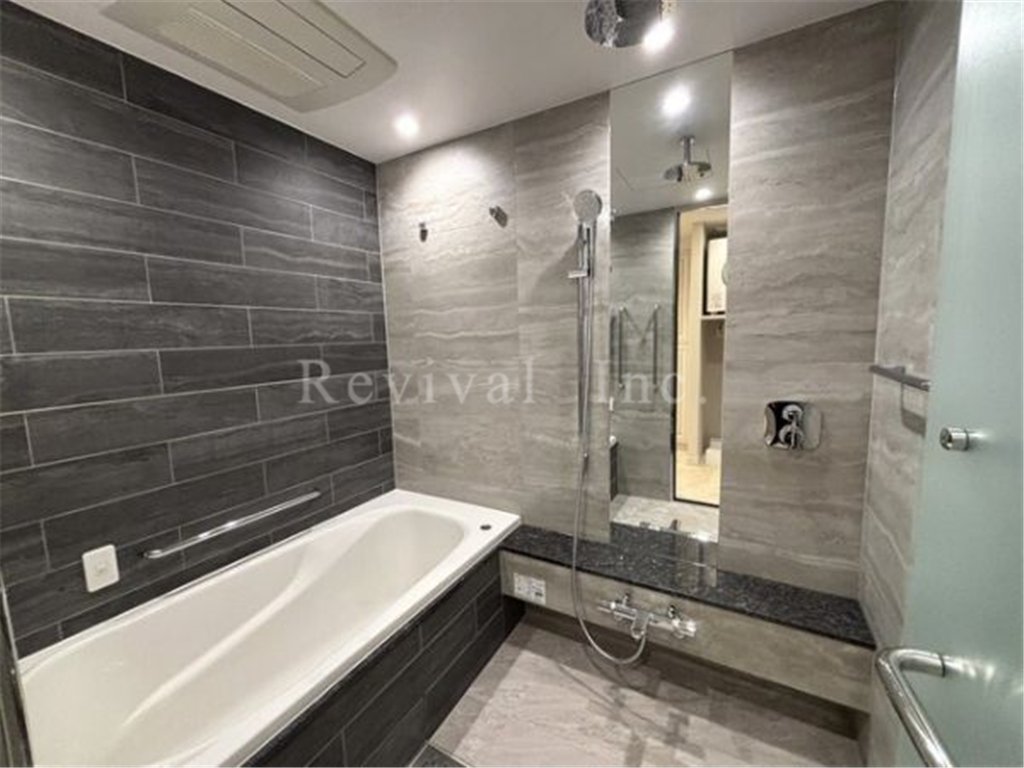 バス・シャワールーム　追い焚き・浴室乾燥・ミストサウナございます