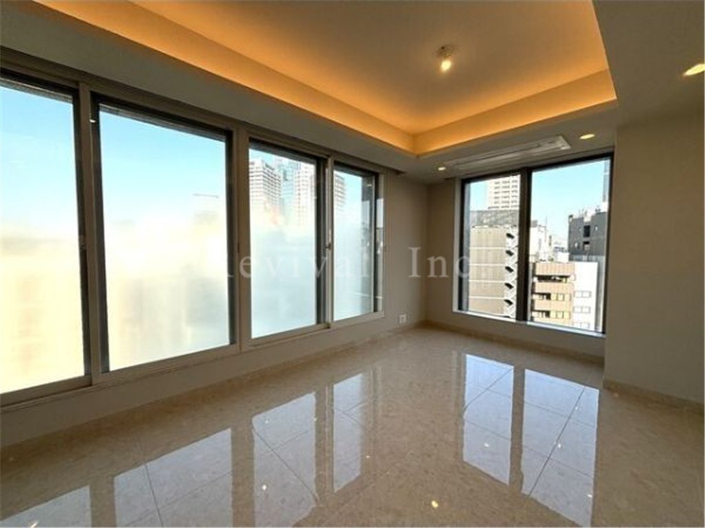 居室・リビング　明るいリビングでございます