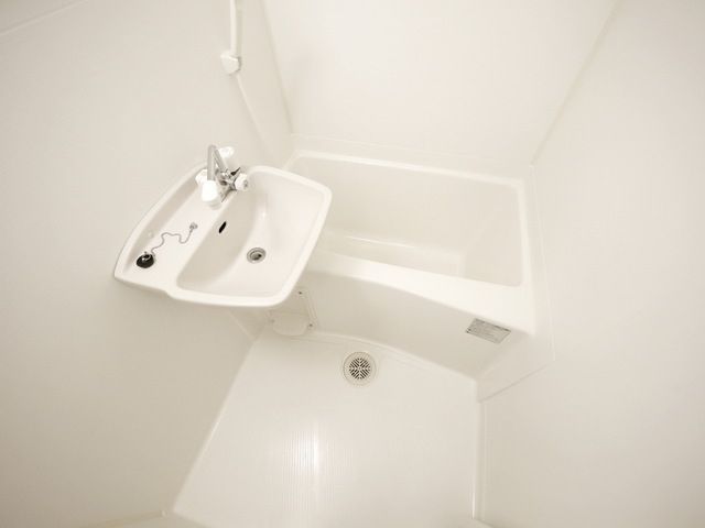 バス・シャワールーム　バス・トイレ別です！