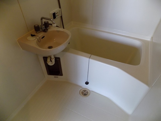 バス・シャワールーム　バスルーム