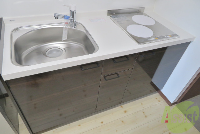 キッチン　ＩＨクッキングヒーター二口もついて、お料理も楽々だね。