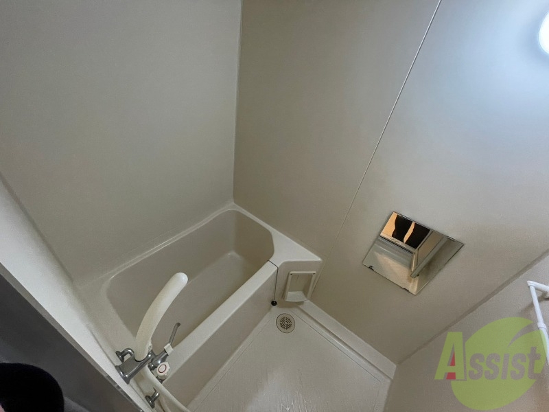 バス・シャワールーム　お風呂になります。一日の疲れを癒してくださいね。