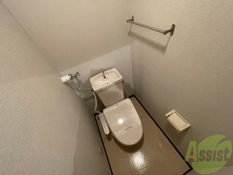 トイレ　シャワートイレになっているので快適です！