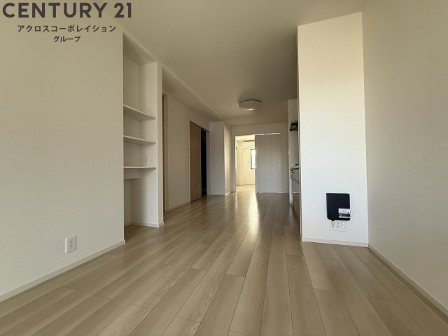 居室・リビング　エアコン、照明付き！！