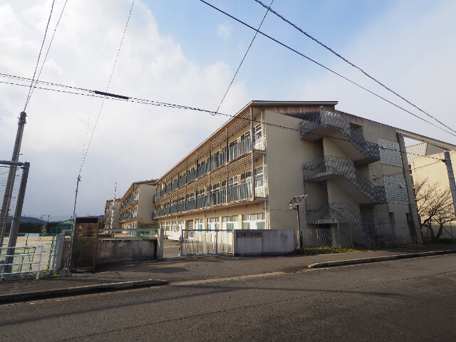 中学校　小城市立小城中学校（中学校）まで1832m