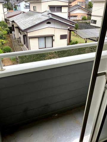 バルコニー　日当たりの良いバルコニー
