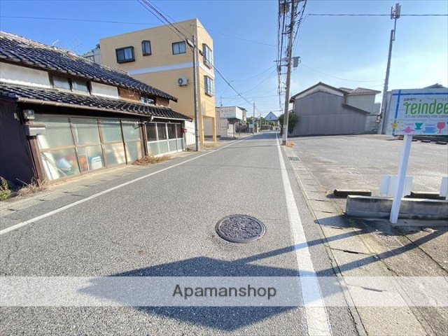 その他　前面道路（その他）まで0m