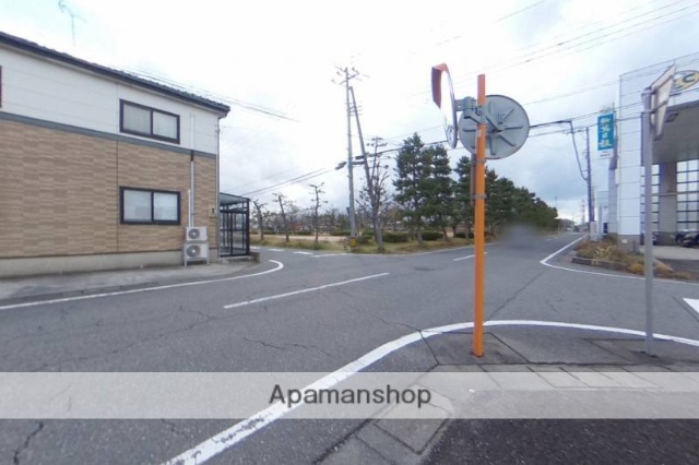 その他　前面道路（その他）まで0m