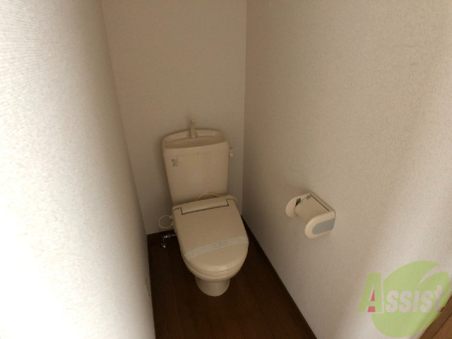 トイレ　人気のバストイレ別のお部屋です。嬉しいですね～。