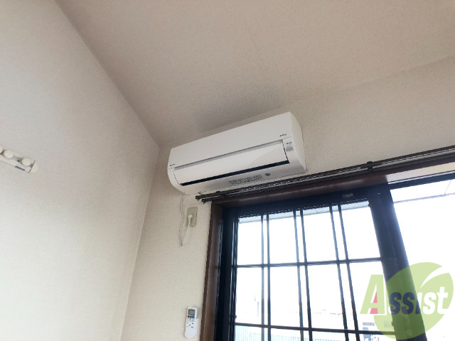 その他設備　あらかじめエアコンがついています。夏も冬も快適ですよ。
