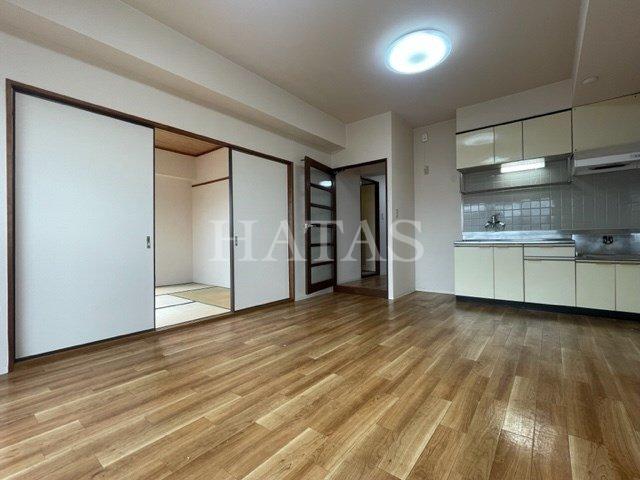 居室・リビング　同物件別部屋です。