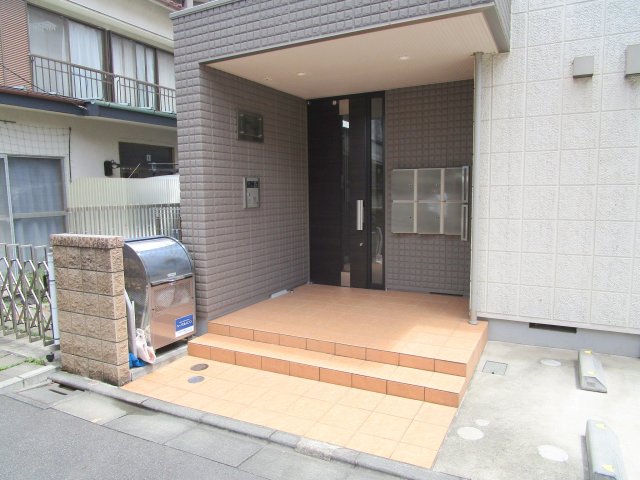 エントランス　オートロックあり