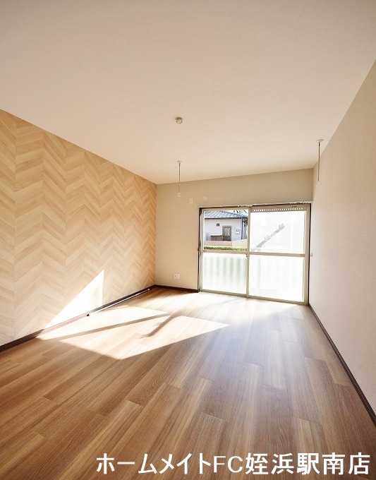 その他　★室内物干し付きの洋室★