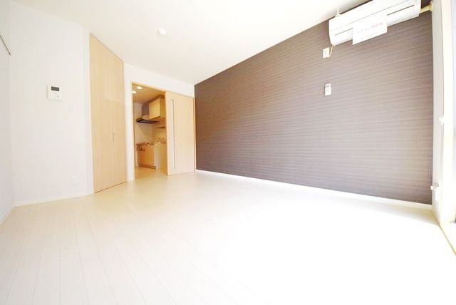 居室・リビング　アクセントクロス