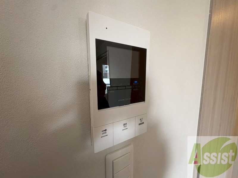 セキュリティ　ＴＶモニター付インターホンです。来客者の顔が見えるので安心！