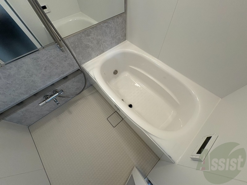 バス・シャワールーム　お風呂になります。一日の疲れを癒してくださいね。