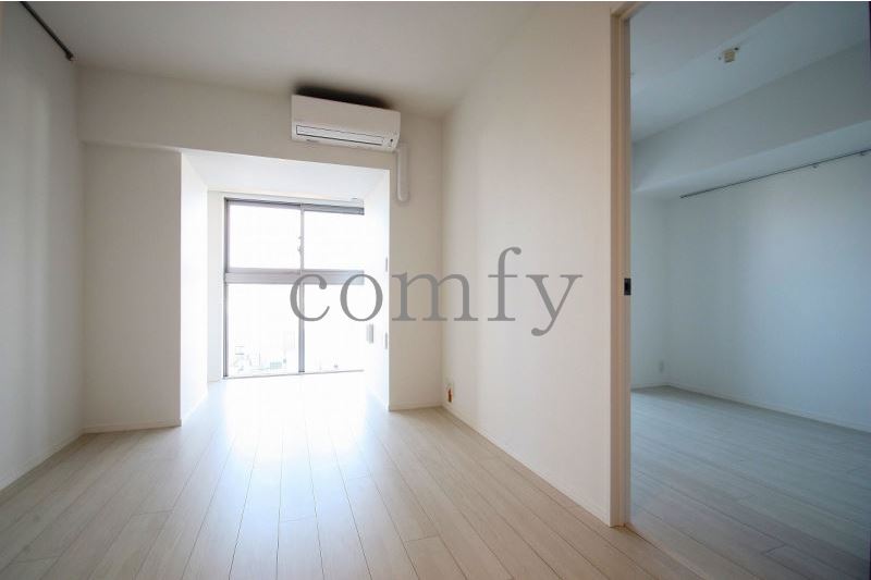 居室・リビング　ホワイト調の室内