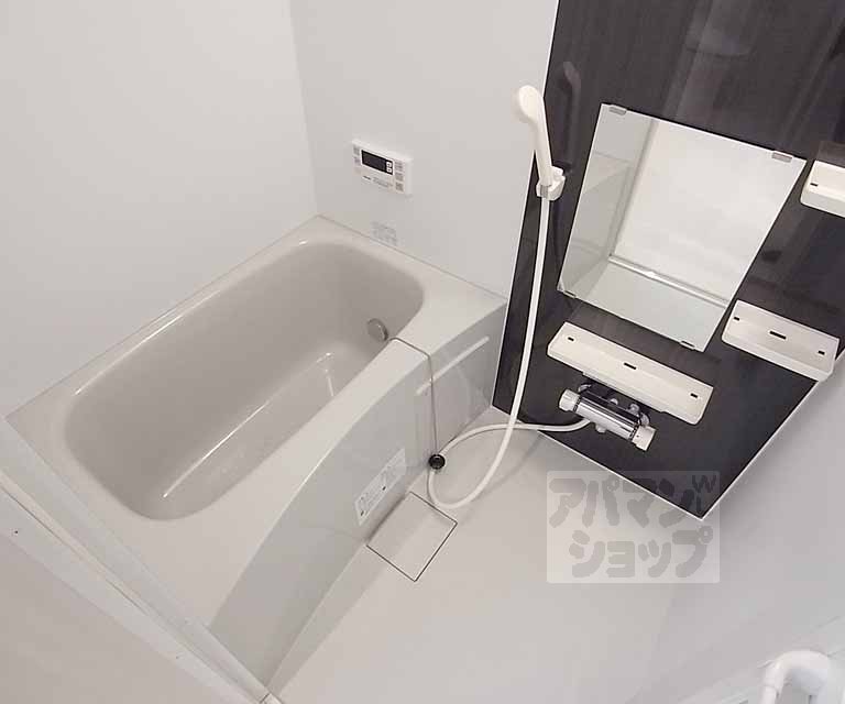 バス・シャワールーム　追い焚き付きバス！