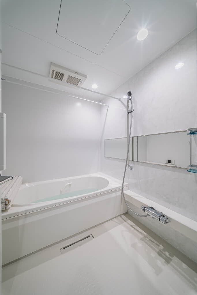 バス・シャワールーム　バスルーム