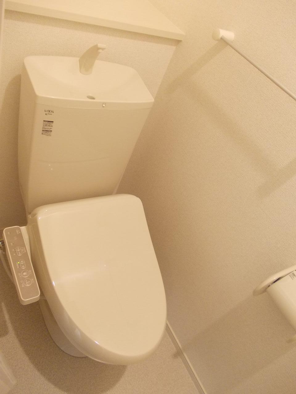 トイレ　温水洗浄付暖房便座トイレ