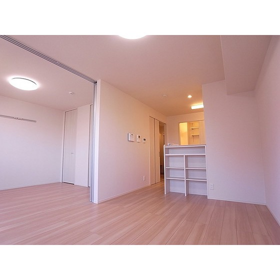 居室・リビング　南向き日当たり良好