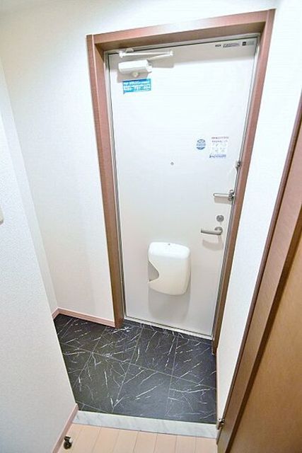 玄関　同一施工会社同一類似写真