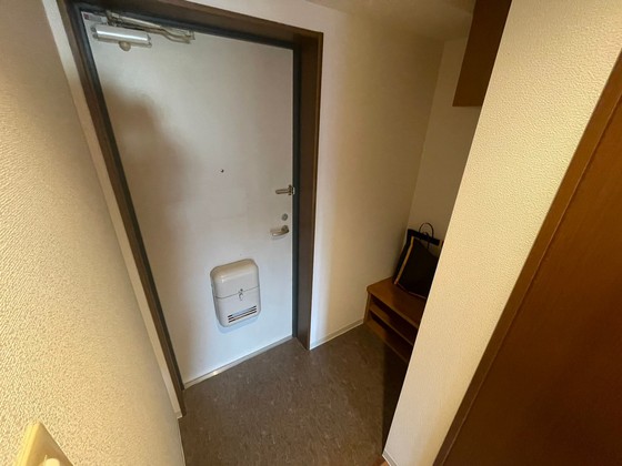 玄関　※別部屋の写真です