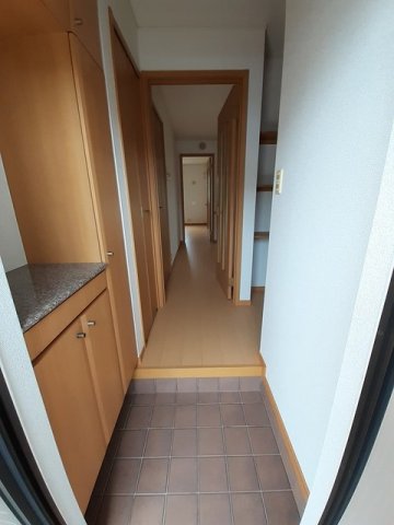 玄関　シューズボックス付きの玄関です♪